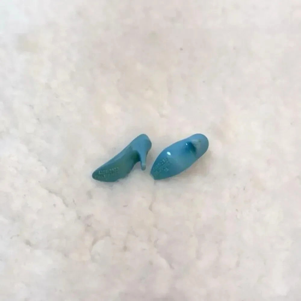 VTG Barbie Turquoise Single Spike Heel Shoes Philippines 1960s Doll Pumps Pair - Picture 3 of 4